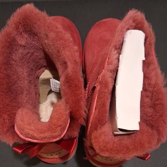 UGG Red Mini Bailey Bow Boots - Picture 13 of 14
